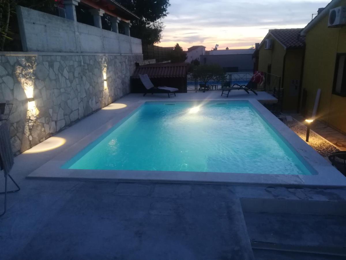 Kamenjak Volme, Cousy House With Pool Banjole Exterior photo